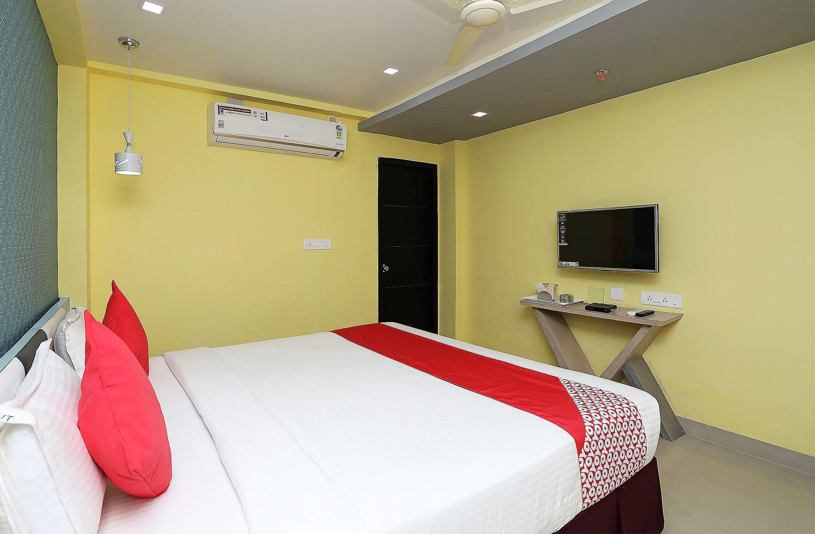 Hotel Super Capital O Sai Jagannath à Khandagiri Extérieur photo