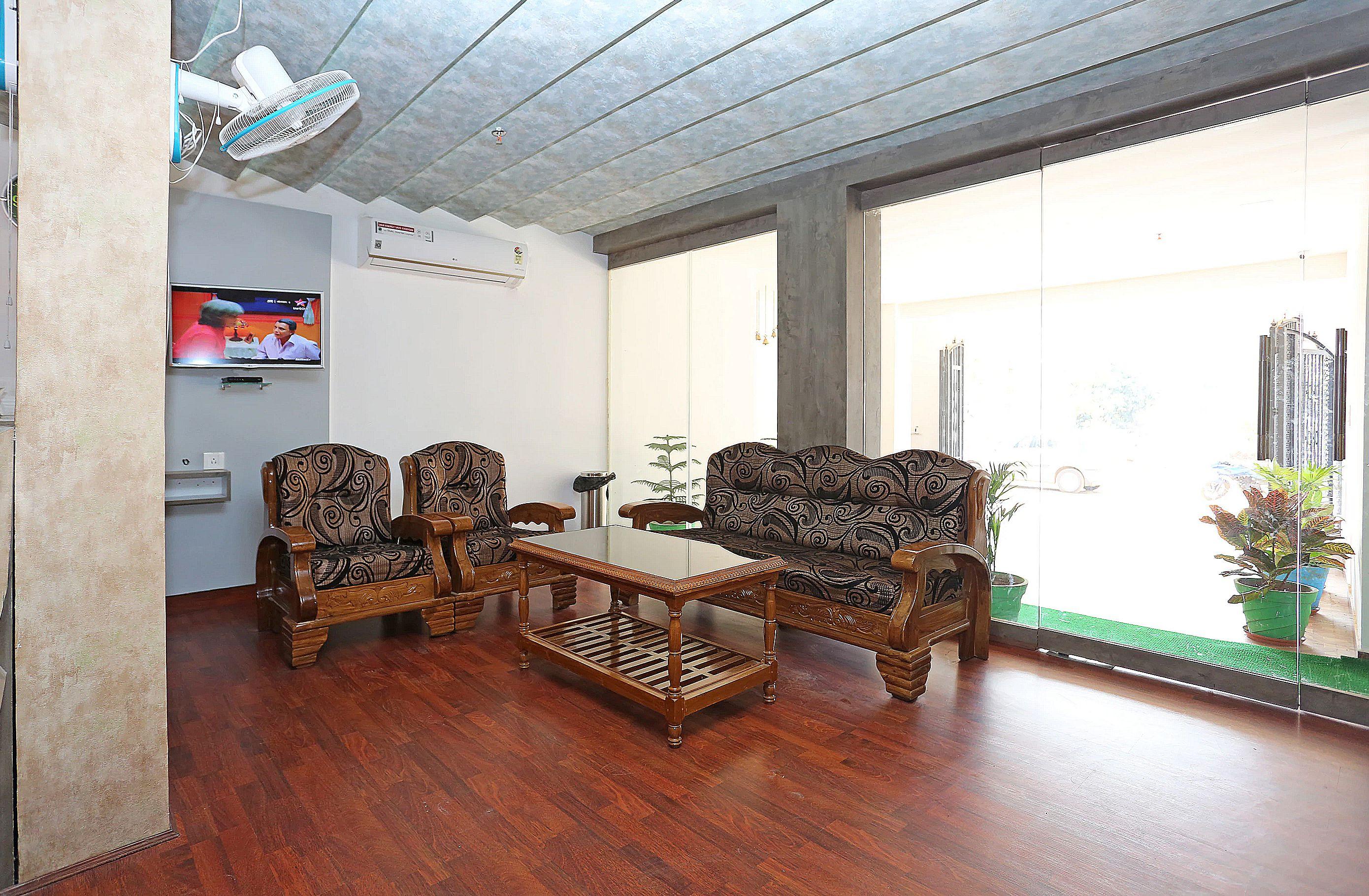 Hotel Super Capital O Sai Jagannath à Khandagiri Extérieur photo