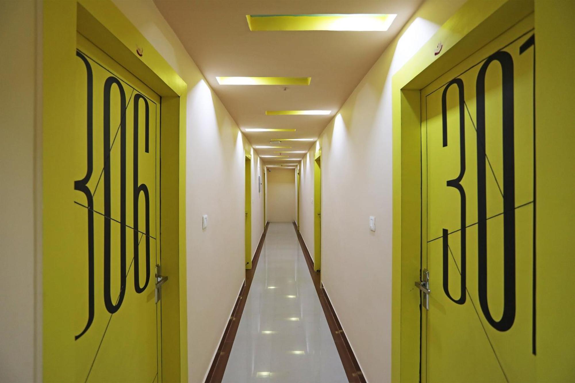 Hotel Super Capital O Sai Jagannath à Khandagiri Extérieur photo