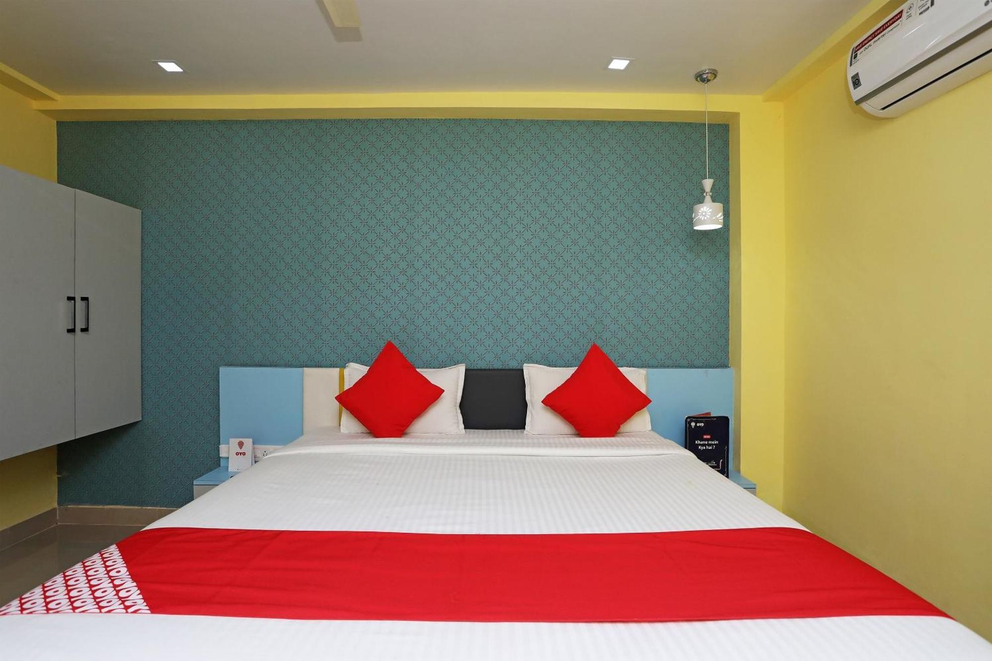 Hotel Super Capital O Sai Jagannath à Khandagiri Extérieur photo